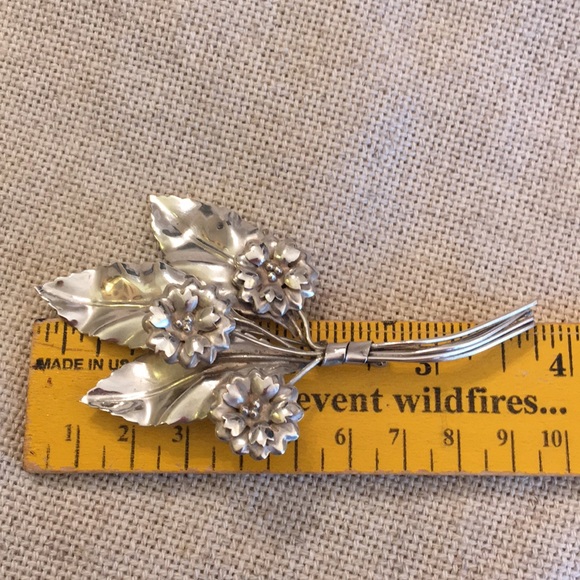 Vintage Sterling Silver Floral Bouquet Flower Pin - Picture 10 of 14
